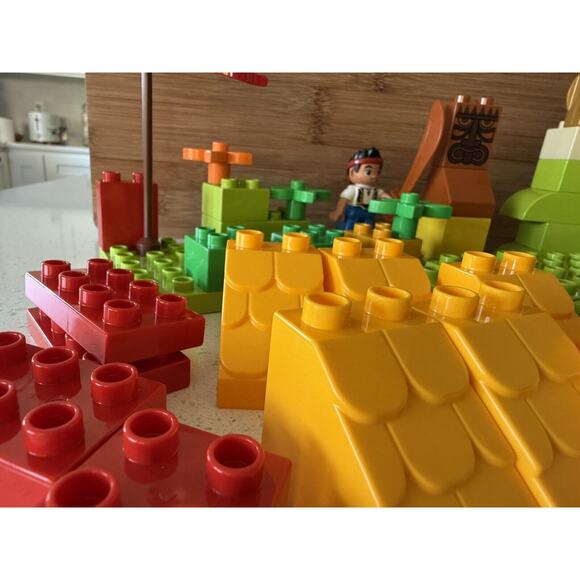 Lego Duplo Tiki Island Pirate Scene Lot Of 85 Totem Boy Figure Sword - Picture 7 of 7